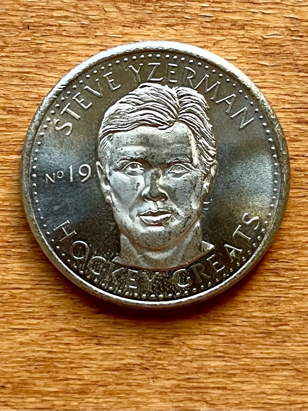1996-97 Hockey Greats Steve Yzerman Coin